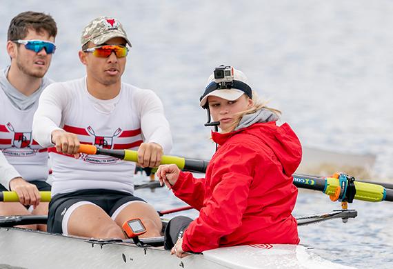 Image of Jordan Irving and Allie Bohenko rowing at Marist.